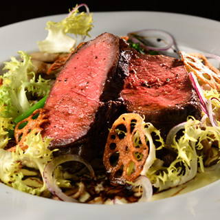 ジューシーなハンバーグからジビエまで、心とお腹を満たす肉料理