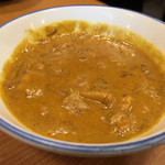 とんかつ八千代 - カレー(100円)。ご飯にぴったり。