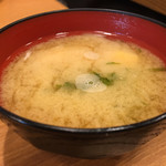 とんかつ八千代 - 味噌汁。あおさ海苔が入っててめちゃくちゃ美味しかった。影のMVP。