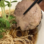 安居 - 味わい深い肩ロースのチャーシュー