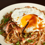 Fujinomiya Yakisoba (stir-fried noodles) (fried udon noodles)