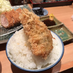 とんかつ檍 - 牡蠣フライオンザライス