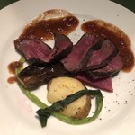 ワインレストラン ドミナス - エゾ鹿シンタマ肉のステーキ