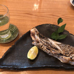 Shunsai Sugaya - 太刀魚の塩焼き。これも常連さんの釣果