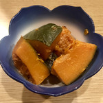 居酒屋勢人 - お通し：カボチャの煮物