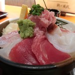 傳 - 海鮮丼1000円