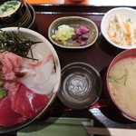 Den - 海鮮丼1000円