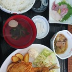 魚山亭 - アジフライ定食刺身付き2018年11月