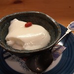 手酌割烹 てら田 - デザート
      杏仁豆腐