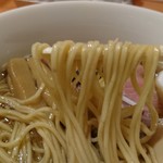 らぁ麺 はやし田 - 細麺ながらコシのある麺