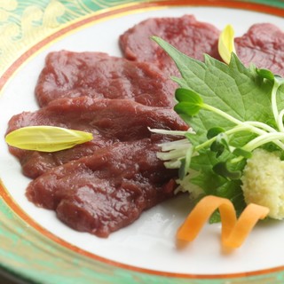 数量限定の山梨県産"馬肉料理"◇"地鶏串焼き"も見逃せません