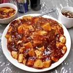 老広東 - 麻婆飯（激辛・大盛り）（皿に盛り切れなかった麻婆豆腐が別添えされてきました）