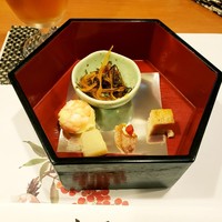 日本料理 空海 別亭 - お通し　ちっちゃくて可愛らしい
