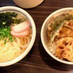 手打うどん すみた - たぬきうどん（温、小鉢）+天丼（小鉢）