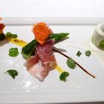 ラ・ロシェル - 最初の一口は、小平のきゅうりと、生ハムを使って、そして、クレーム・ド・トリュフ