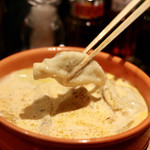 餃子とスパークリング バブルス - 炊き餃子リフト