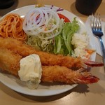 ファミリーレストラン 堀井 - 『えびフライ定食(税込み1600円)』