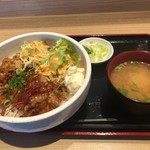 太田強戸PA フードコート - 上州麦豚トンテキ丼（特製ソース）980円