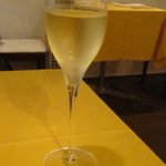 スタジオーネ フルッティフィカーレ - ノンアルコール・シャンパン「デュック・ド・モンターニュ」