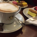Caffè Florian - カプチーノとケーキ