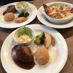 喫茶 赤いサニー - ハンバーグ＆エビクリームコロッケ１１１２円  その中のごとく、２つの味が一度で楽しめてしまう魅惑のメニュー