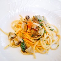 クリマ ディ トスカーナ - パスタ　卵黄と小麦粉で作られた生パスタ　稲藁でスモークした岩手県産牡蠣