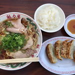 ラーメン魁力屋 - 背脂醤油、餃子定食