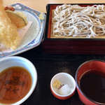 Ryuuguuden Honkan - 天ぷらと蕎麦のセット