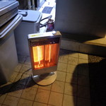 ラーメン二郎 - 外の電気ヒーター