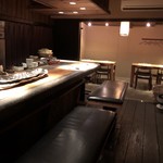 大どころ - 照明を落とした雰囲気ある店内。