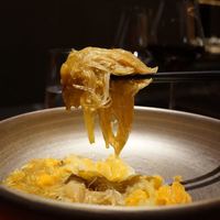 4000 Chinese Restaurant - 気仙沼産モウカザメの尾びれとオレンジクイーン白菜を上海蟹ソースで
