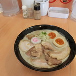 吉風  - 鶏豚骨ラーメン･味玉･焼豚４枚。700+100+200