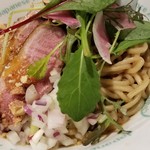 麺屋 六感堂 - フォアグラ脂和えそば＋鴨ロースト増し