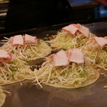 Hiroshima Fuu Okonomiyaki Momijiya - ☆テキパキ焼き上げて(*^^)v☆