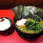 家系ラーメン 稲葉家 - 