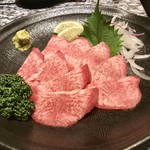 焼肉 宮中 - たん刺し！