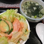 Jindai - セットのサラダ、スープ