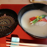 料理屋 植むら - 椀物、ふた裏はルミナリエ