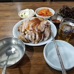 뚱뚱이할머니집 - ゾッパル(豚足)の小