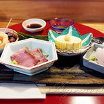 ゆう心 - お刺身と小鉢 [輝き膳]