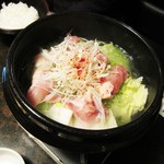 炭火焼肉 米沢亭 - 鶏塩鍋。