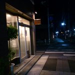 la Tache - 通りはまだ信号も点いてない