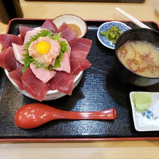 どんぶり横丁市場内でおすすめのグルメ情報をご紹介 食べログ どんぶり横丁市場内でおすすめのグルメ情報をご紹介 食べログ