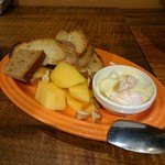 立飲・ビストロシン サンテ - 柿とモンドール