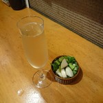 ビストロ シン 2 - 白泡