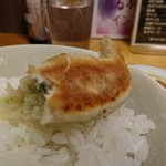 中華料理 鳳凰 - ギョーザにはやっぱり白飯(しろめし)が合うんだよな。