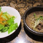焼肉 スギモト HOUSeN - サラダ、小鉢(牛肉ともやしの炒め物)