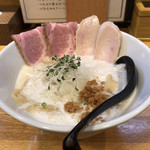 麺処 飯田家 - 鶏白湯ラーメン(別アングル)♪