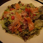 Shooters Sports Bar & Grill - スモークサーモンサラダ（１０５０円）