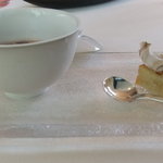 ベージュ アラン・デュカス 東京 - 